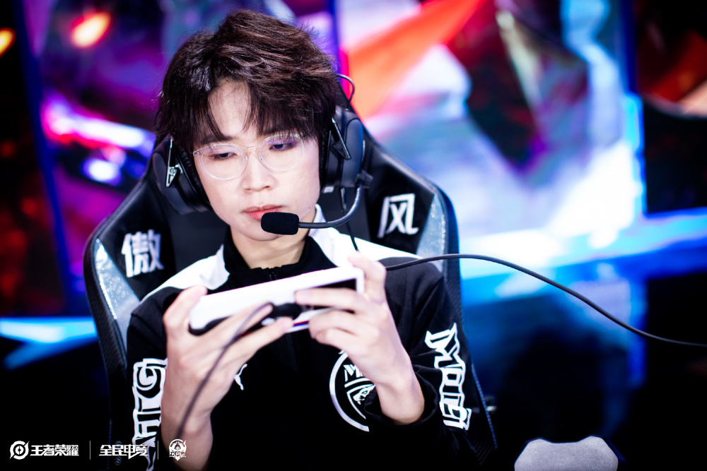 没想到，浓眉大眼的《逆水寒》手游居然背叛了MMO传统